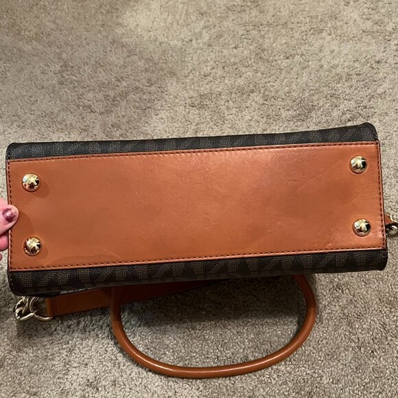 Michael Kors Brown Signature EW Hamilton Bag - Picture 5 of 9